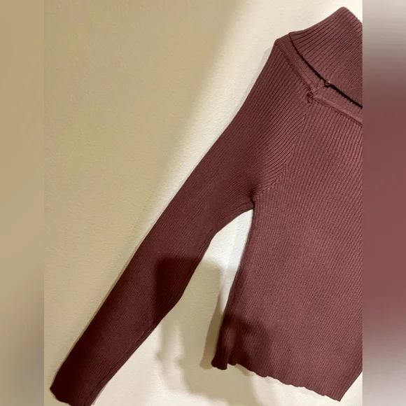 Princess Polly Brown Infinity Off The Shoulder Top NWT - Picture 11 of 12